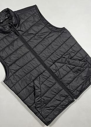 Чорна стьобана жилетка zara / чоловічий дутий жилет зара (розмір s / m) чорний чорна