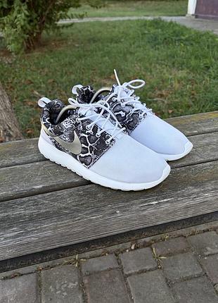 Nike roshe run кросівки білі сірі оригінал легкі 42 599432-103