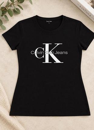 Жіноча футболка ck m