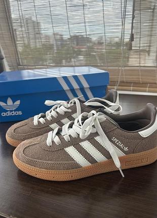 Кросівки adidas