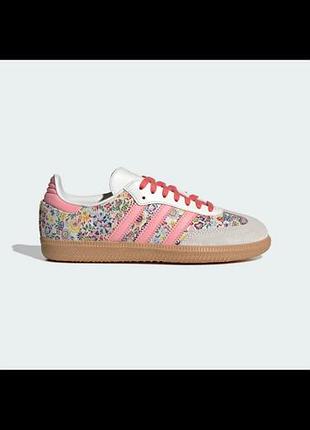 Дуже стильні та незвичайні жіночі кросівки adidas originals