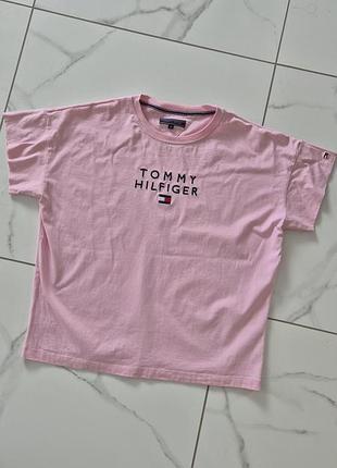 Жіноча футболка tommy в рожевому кольорі