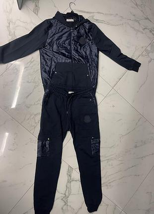 Костюм moncler ветровочный, в идеальном состоянии, размер s,m