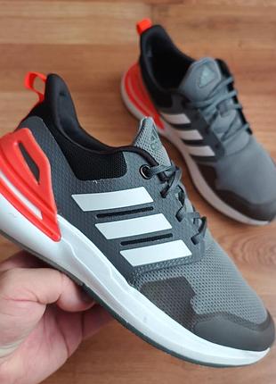 Оригінальні adidas p38.5 довжина устілки по факту 25см