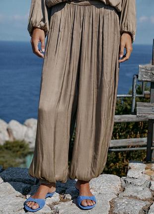 Брюки жіночі бежеві атласні zara new