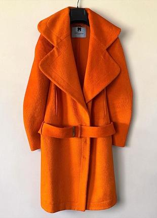 Пальто blumarine нове