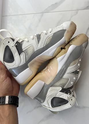 Кросівки jordan 6