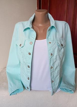 Женская джинсовая курточка benetton. jeans m/l размер