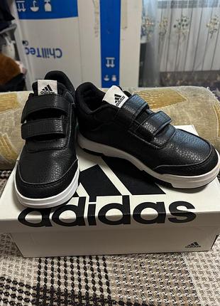 Adidas кросівки кожа весна осінь