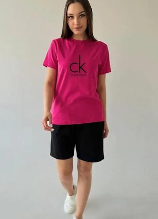 Женский летний костюм calvin klein футболка + шорты розовый комплект кельвин кляйн на лето (b)