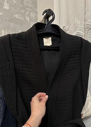 Чорний стильний жилет h&m 5