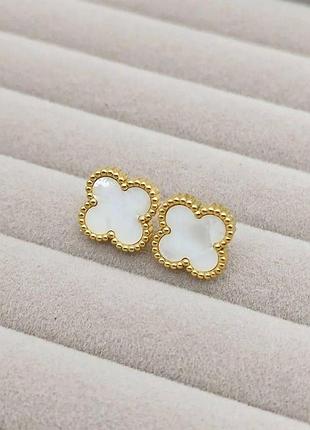 Жіночі сережки клевер в стилі van cleef з білим каменем, сережки ван кліф