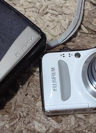 Fujifilm finepix f600 exr,16 mp., gps, фирменный чехол, цифровой фотоаппарат белый y2k
