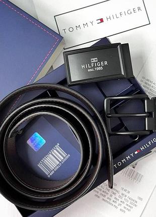 Мужской ремень кожаный брендовый tommy hilfiger современный двусторонний пояс с двумя сменными пряжками в подарочной упаковке