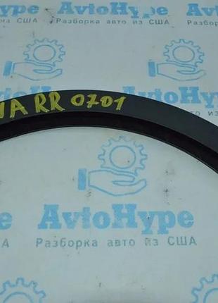 Накладка петлі кришки багажника права toyota avalon 05-12