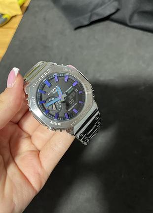 Чоловічий годинник casio g-shock metal gm-b2100 — металевий корпус, кольорові стрілки, стильний дизайн
