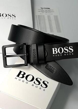 Кожаный ремень черный для мужчины boss качественный прочный пояс с пряжкой в фирменной коробочке на подарок