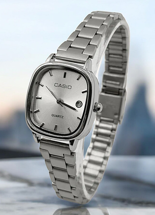 Женские часы casio классический аналоговый с датой серебристый прямоугольный