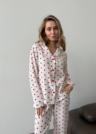 Женская пижама из муслина красные сердечки (рубашка+брюки)