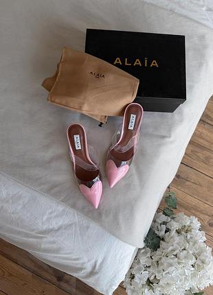 Туфлі alaia le cœur patent-leather and pvc slingback pumps