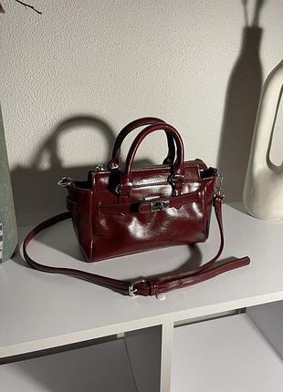 Маленька бордова сумочка stradivarius через плече 2