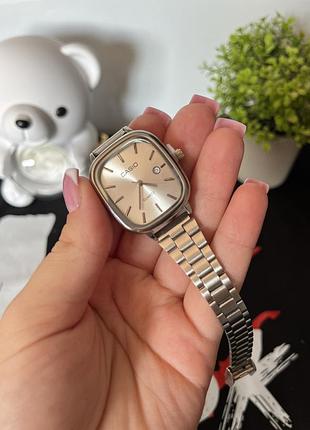 Жіночий годинник casio — сріблястий прямокутний корпус, аналоговий циферблат, дата, класичний дизайн