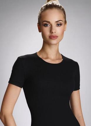 Женская однотонная базовая футболка из хлопка черного цвета. модель natasza eldar. 2xl