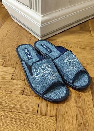 Комнатные тапочки женские белста голубые с вышивкой 37