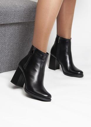 Демисезонные ботинки женские на каблуке