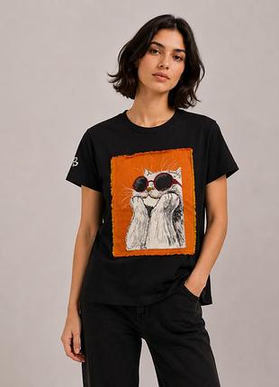 Женская футболка классическая плотная с вышивкой кот базилио modna kazka mknk160730