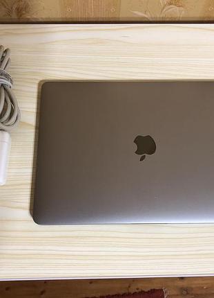 Ноутбук macbook pro retina a1708 2017/ 8gb/ssd 128gb/ intel iris 640/5,5 годин