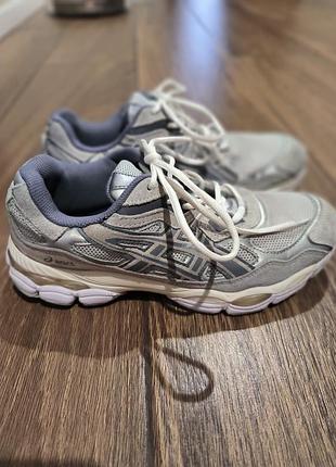 Кросівки asics