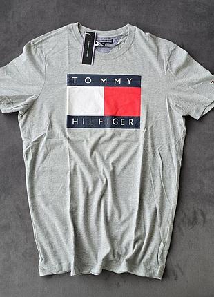 Чоловіча футболка від tommy hilfiger