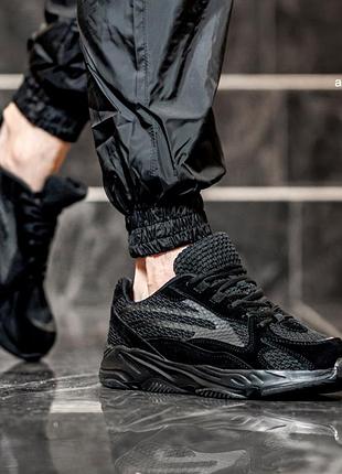 Кроссовки 700v2 black