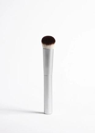 Кисточка для тональной основы unico flawless foundation brush
