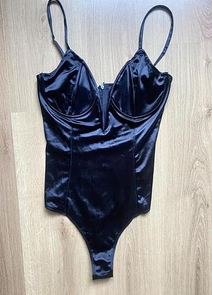 Жіноче боді з фігурним декольте розмір м missguided