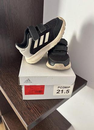 Adidas кросівки 3