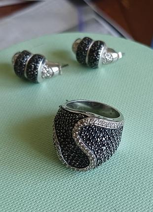 Кольца и серьги серебро камней