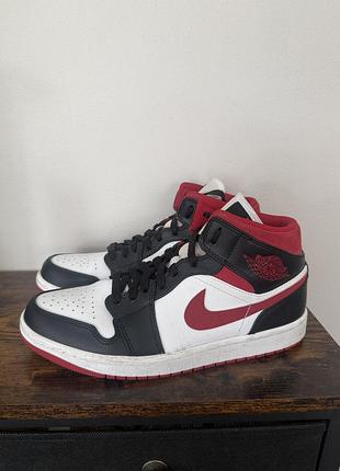 ✨ nike air jordan 1 mid — 42,5 розмір, устілка 27 см! стильна класика ❤️🖤🤍