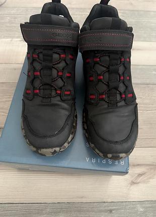 Осінні черевики geox 39 2