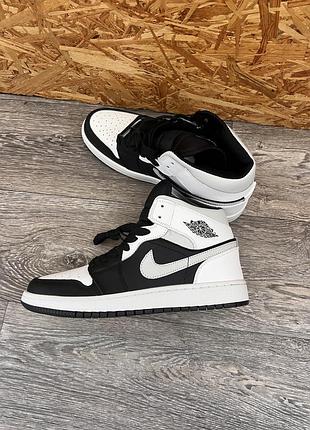 Нові чоловічі кросівки nike
