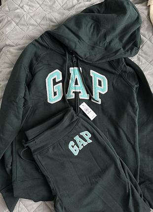 Жіночий костюм gap