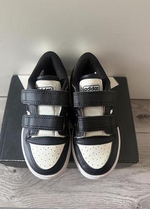 Кросівки adidas 2