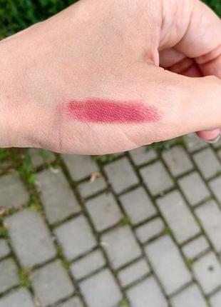 Помада eveline cosmetics серия velvet matt (оттенок 501)3 фото