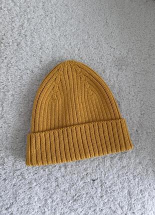 Шапка фірми zara