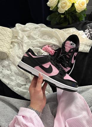Жіночі кросівки nike sb dunk low wmns lace pack pink black