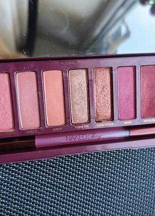 Палетка тіней urban decay cherry. 5