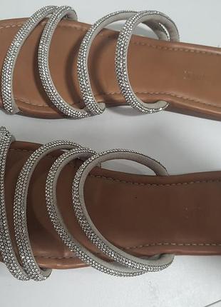 Босоножки шлепанцы со стразами