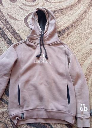Продам худи теплое unisex
цена 150 грн
размер 150-165
все вопросы у лс.