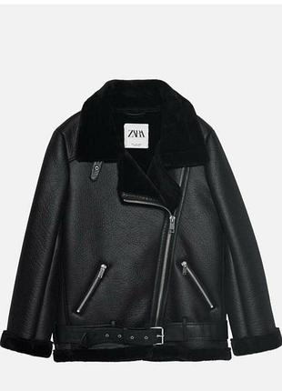 Дублянка zara 🖤
розмір s.
стан ідеальний, без дефектів.
стильна модель із хутряним коміром та поясом. дуже гарно виглядає на фігурі